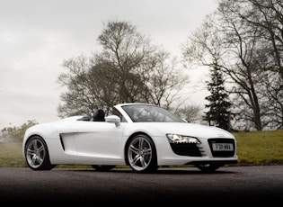 2011 AUDI R8 V8 SPYDER