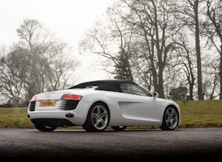 2011 AUDI R8 V8 SPYDER