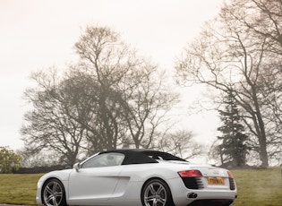 2011 AUDI R8 V8 SPYDER