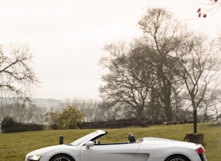 2011 AUDI R8 V8 SPYDER