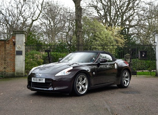 2011 NISSAN 370Z ROADSTER - 25,733 MILES