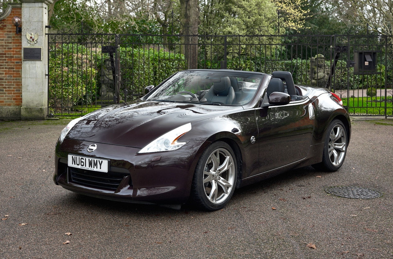 2011 NISSAN 370Z ROADSTER - 25,733 MILES