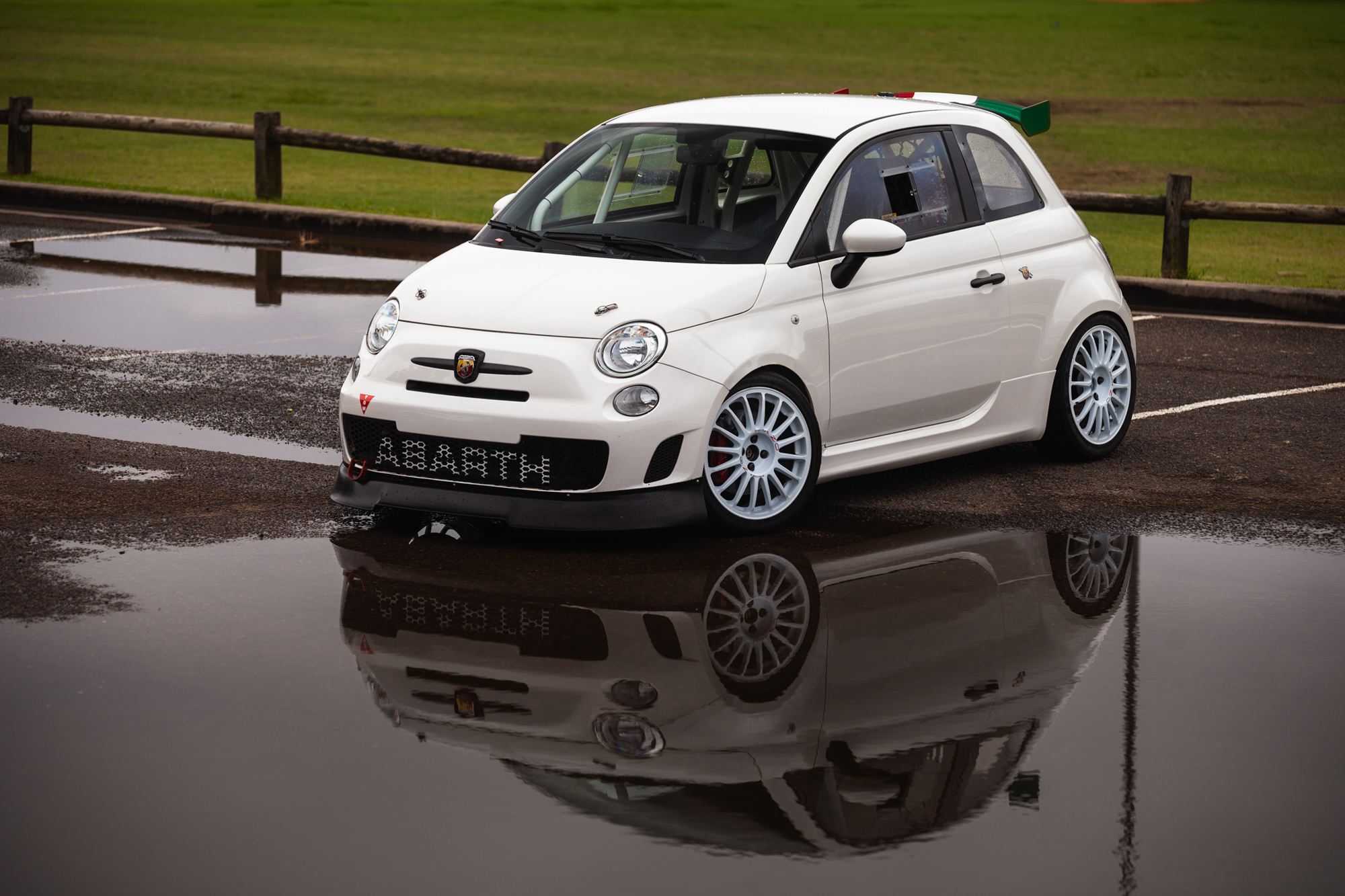 ABARTH 695 ASSETTO CORSE 1/27 スケール R/C EP Touring Car ABARTH 695 ASSETTO CORSE Grigio Campovolo