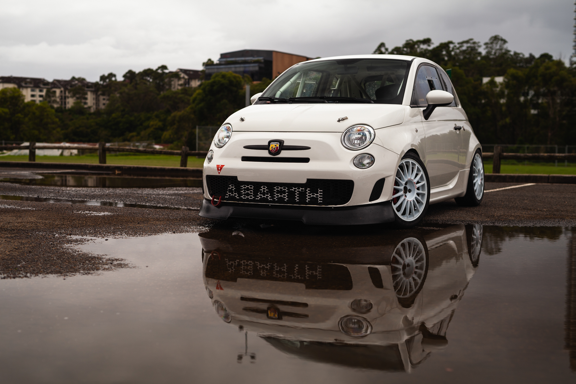 京商ミニッツ ABARTH 695 ASSETTO CORSE（グレーブラック） 京商ミニッツ ABARTH 695 ASSETTO CORSE（グレーブラック） 京商