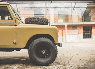 1975 LAND ROVER SERIES III 109"