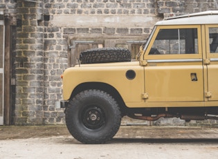 1975 LAND ROVER SERIES III 109"