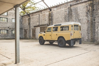 RESERVE LOWERED: 1975 LAND ROVER SERIES III 109"