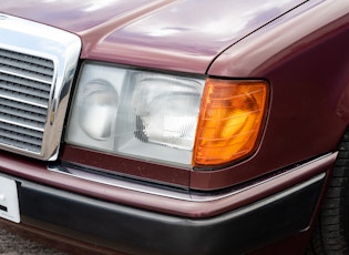 1992 MERCEDES-BENZ (W124) 230E