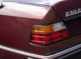 1992 MERCEDES-BENZ (W124) 230E