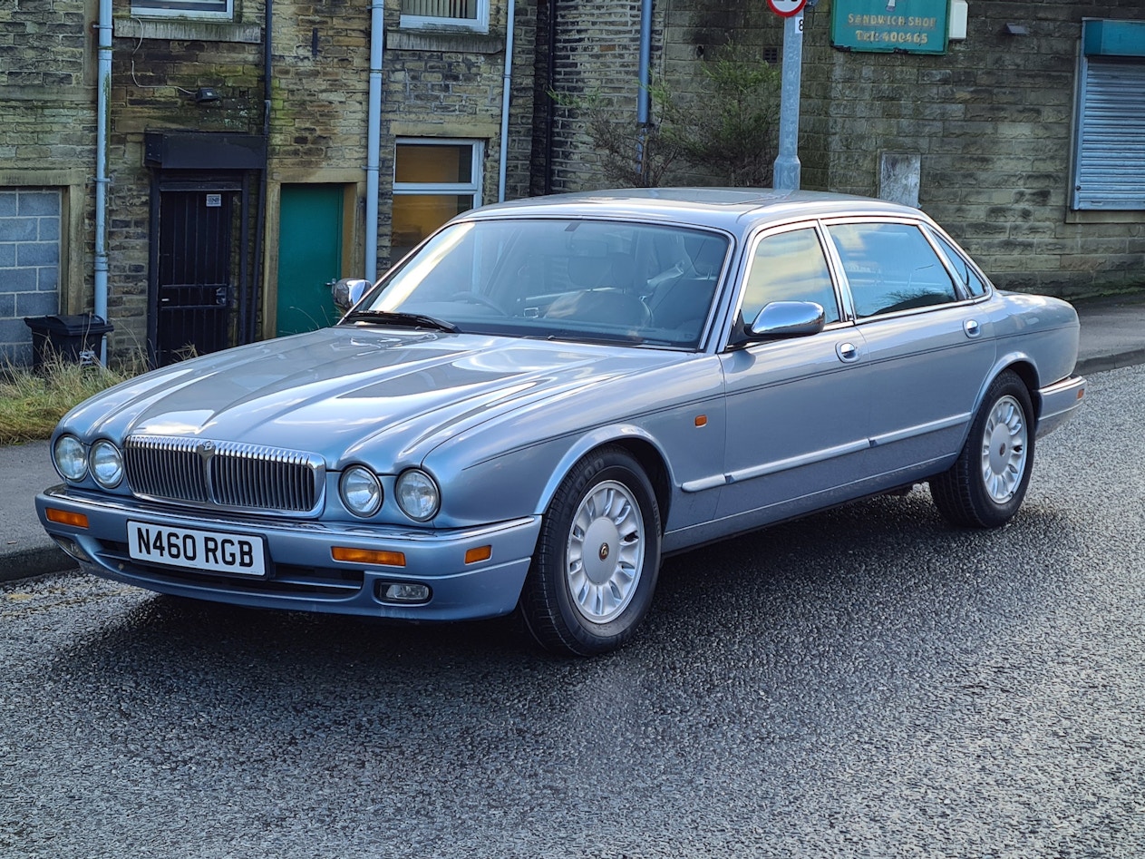 1996 DAIMLER DOUBLE SIX LWB - 20,381 MILES