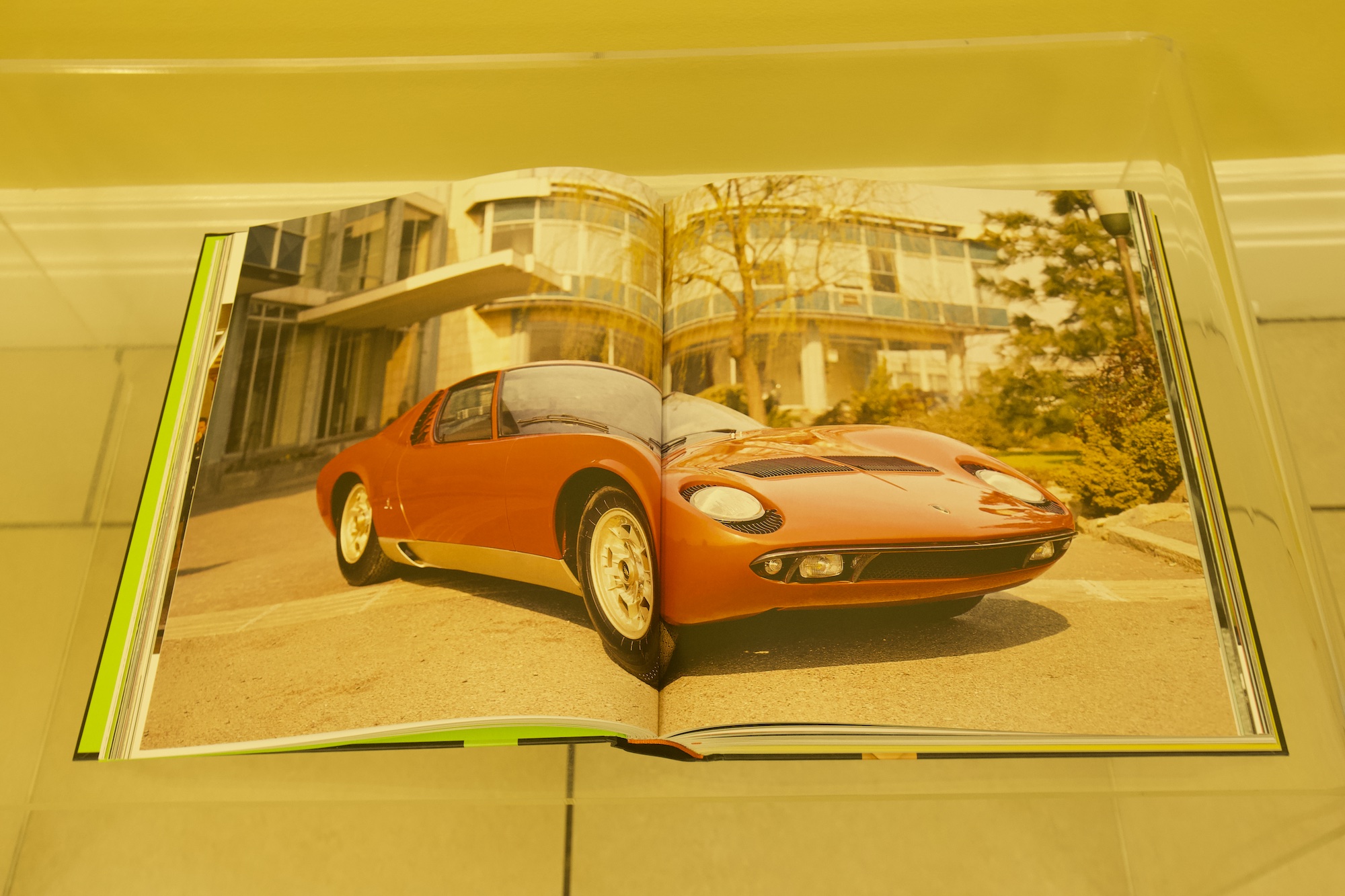 【中古】Classic Convertibles／Magna Books 1990 MERCEDES BENZ MAGAZINE VOLUME 31 SL 300 CLASS 4MATIC