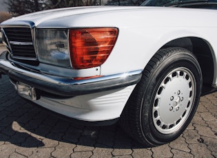 1988 MERCEDES-BENZ (R107) 560 SL - 19,678 MILES