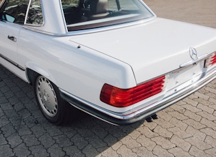 1988 MERCEDES-BENZ (R107) 560 SL - 19,678 MILES