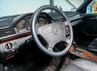 1991 MERCEDES-BENZ (W124) 500E