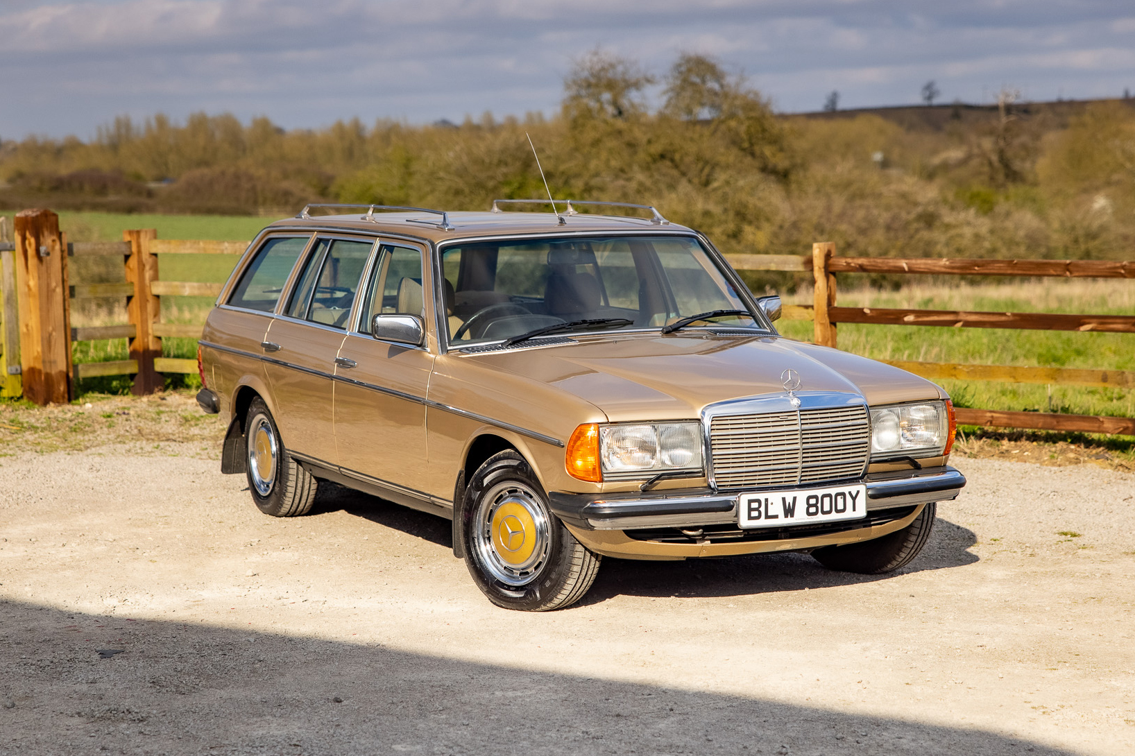 1983 MERCEDES-BENZ (W123) 230 TE for sale by auction in Rugby