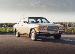 1982 MERCEDES-BENZ (W123) 200 