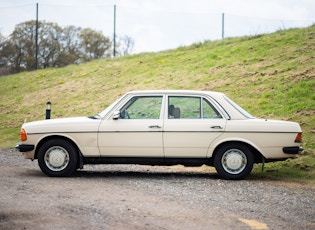 1985 MERCEDES-BENZ (W123) 200 