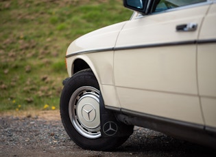 1985 MERCEDES-BENZ (W123) 200 