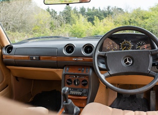 1985 MERCEDES-BENZ (W123) 200 