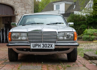 1982 MERCEDES-BENZ (W123) 230 CE