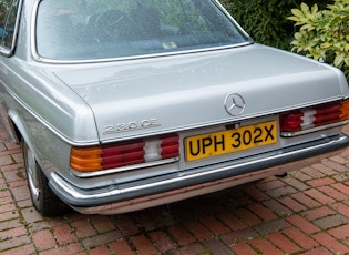 1982 MERCEDES-BENZ (W123) 230 CE