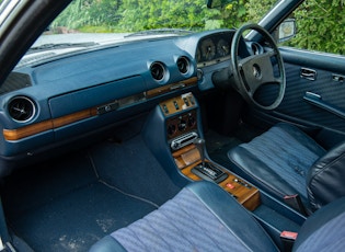 1982 MERCEDES-BENZ (W123) 230 CE