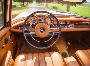 1969 MERCEDES-BENZ (W111) 280 SE CONVERTIBLE