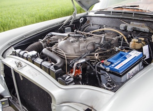 1969 MERCEDES-BENZ (W111) 280 SE CONVERTIBLE