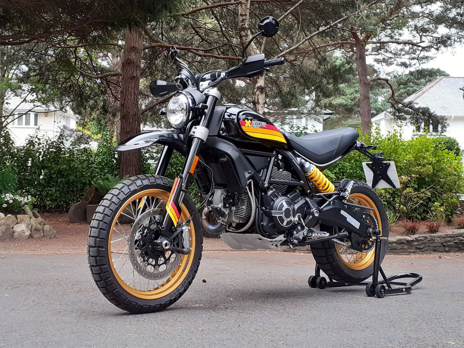 Ducati scrambler desert sled best sale 2019 price