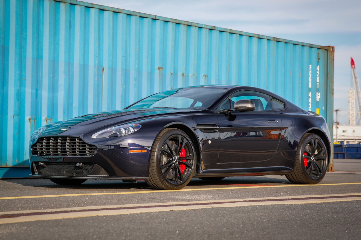 2012 ASTON MARTIN V12 VANTAGE 'CARBON BLACK’ - MANUAL