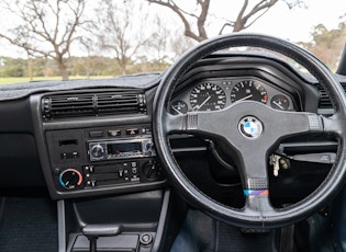 1986 BMW (E30) 320i