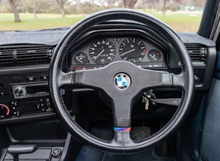 1986 BMW (E30) 320i