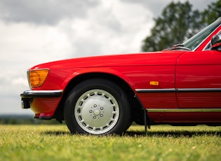 1987 MERCEDES-BENZ (R107) 300 SL