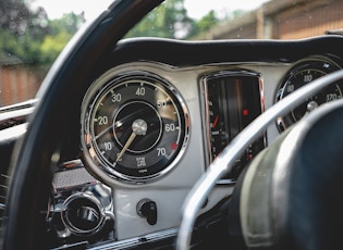 1970 MERCEDES-BENZ 280 SL PAGODA