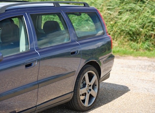 2003 VOLVO V70 R AWD