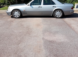 1994 MERCEDES-BENZ (W124) E 500