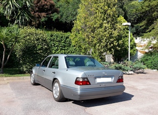 1994 MERCEDES-BENZ (W124) E 500