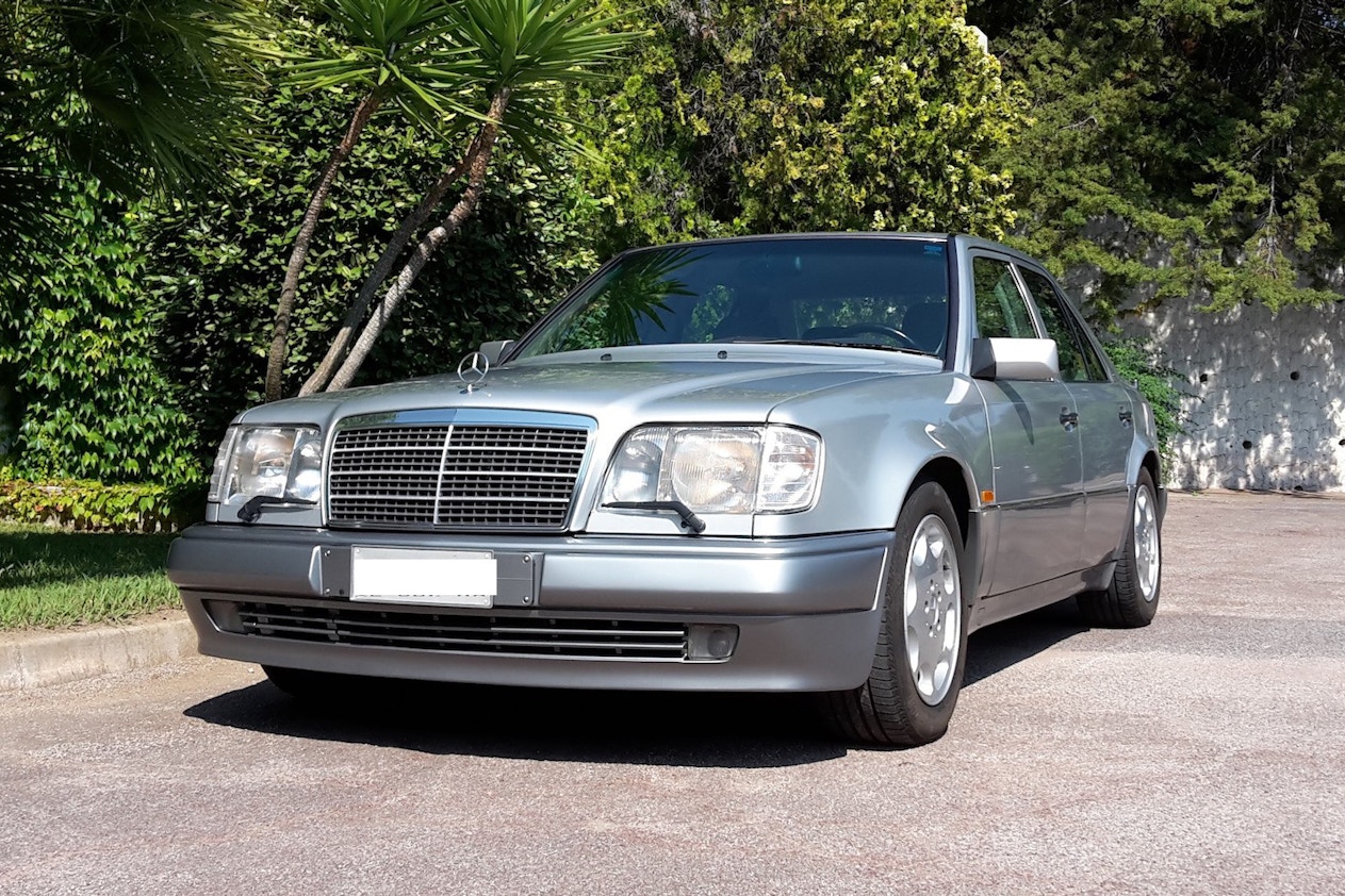 1994 MERCEDES-BENZ (W124) E 500