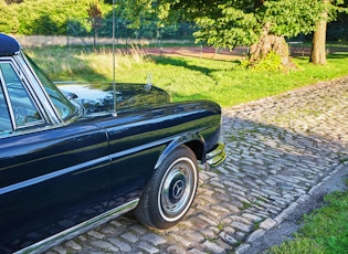 1969 MERCEDES-BENZ (W111) 280 SE CABRIOLET