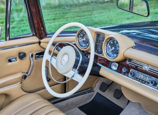 1969 MERCEDES-BENZ (W111) 280 SE CABRIOLET