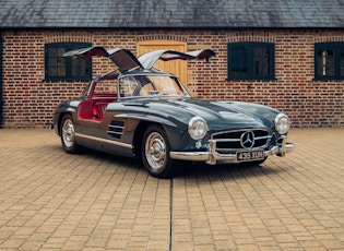 CHARITY AUCTION - MERCEDES-BENZ 300 SL 'GULLWING' DRIVING EXPERIENCE