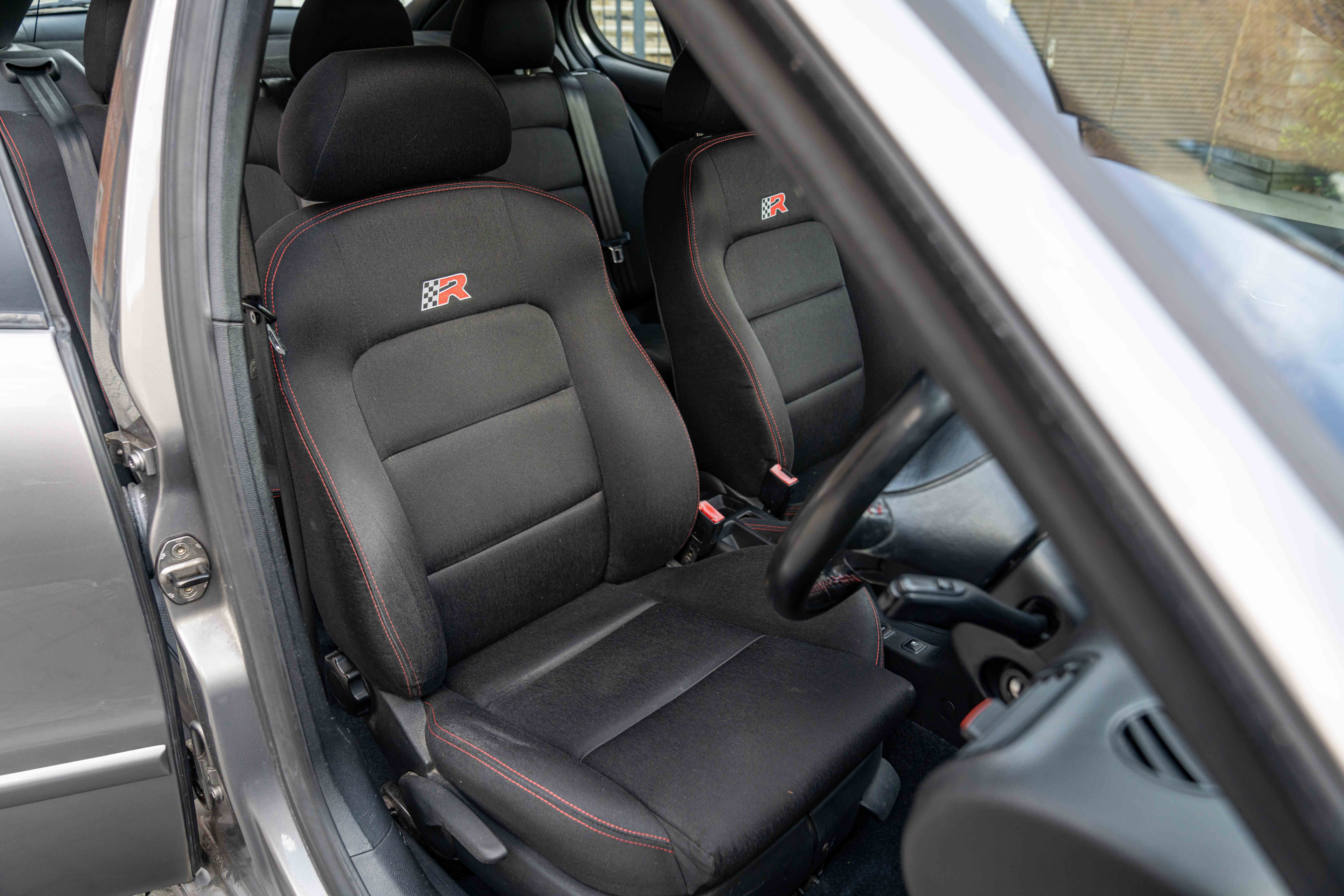 2003 Seat Leon Cupra | Stable Diffusion Online, image size:1263x842