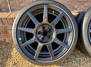 CARBON FIBRE RENAULTSPORT MEGANE TROPHY-R WHEELS