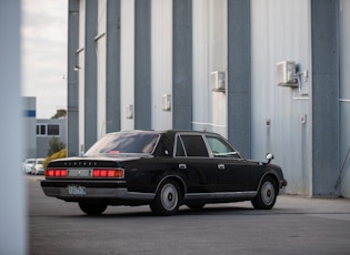 2005 TOYOTA CENTURY V12