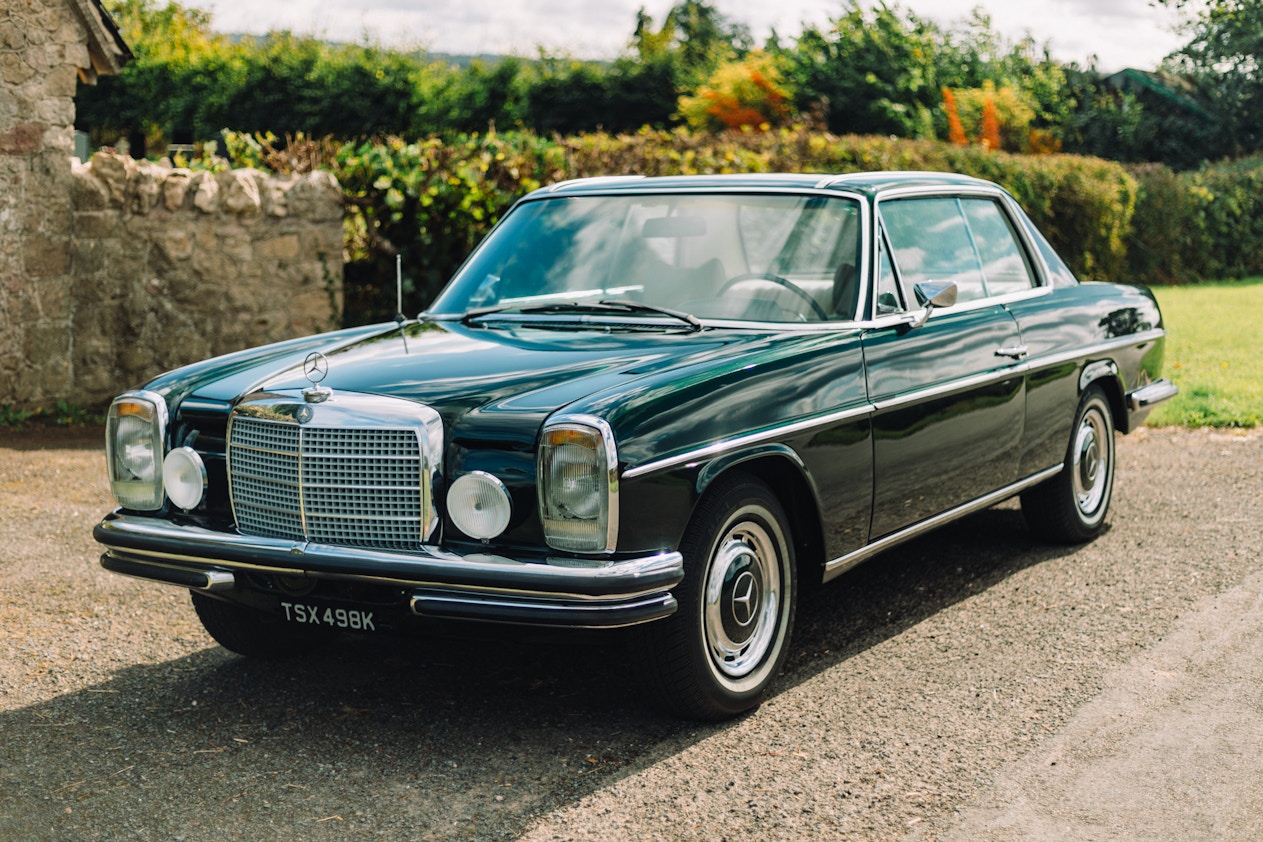 1972 MERCEDES-BENZ (W114) 250 CE