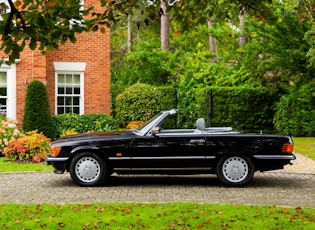 1989 MERCEDES-BENZ (R107) 300 SL