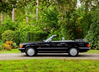 1989 MERCEDES-BENZ (R107) 300 SL