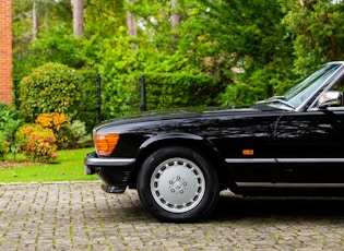 1989 MERCEDES-BENZ (R107) 300 SL