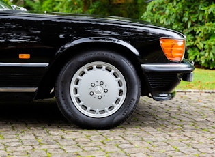 1989 MERCEDES-BENZ (R107) 300 SL