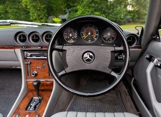 1989 MERCEDES-BENZ (R107) 300 SL